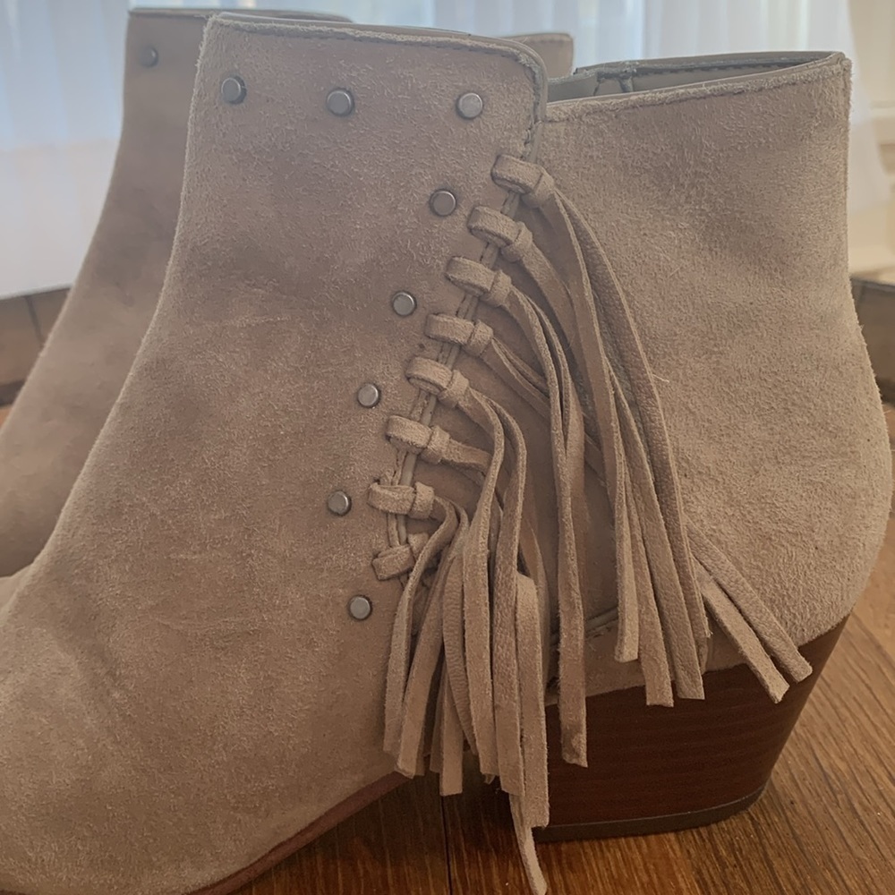 Sam Edelman | Rudie Tan Suede Fringe Tassel Studded Zip Slip On Ankle Boots 7M - Picture 6 of 17